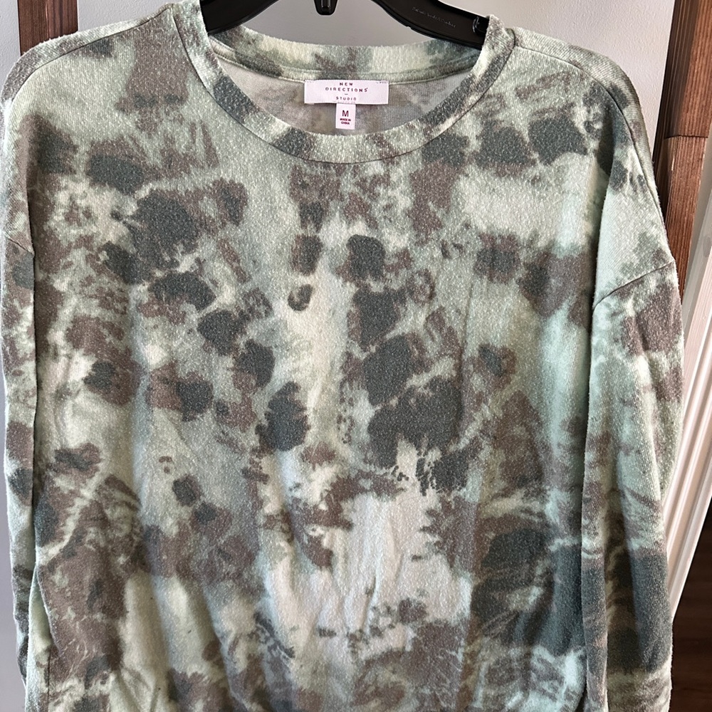New Directions Green and Brown Tie-Dye Sweatshirt